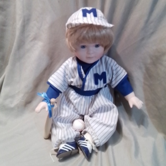 Special Memories Porcelain Doll "Michael" - Picture 2 of 3